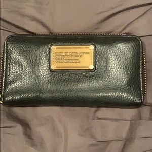Marc By Marc Jacobs Classic W Slim Zip Wallet